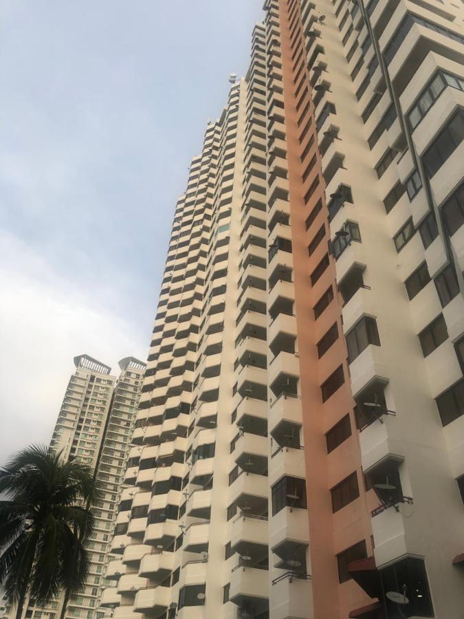 Beach Resort 7 Home Stay Sri Sayang Apartment Batu Ferringhi 3Bedroom 외부 사진