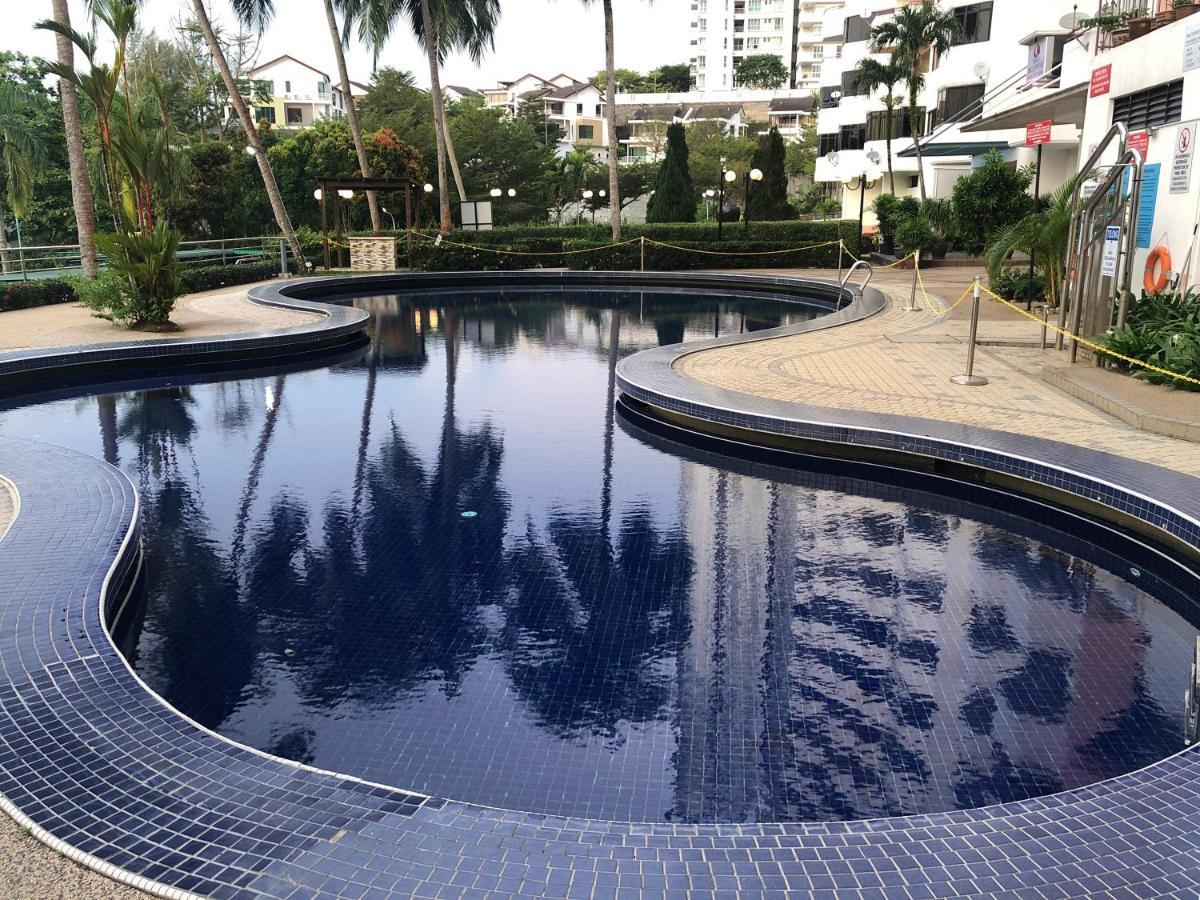 Beach Resort 7 Home Stay Sri Sayang Apartment Batu Ferringhi 3Bedroom 외부 사진