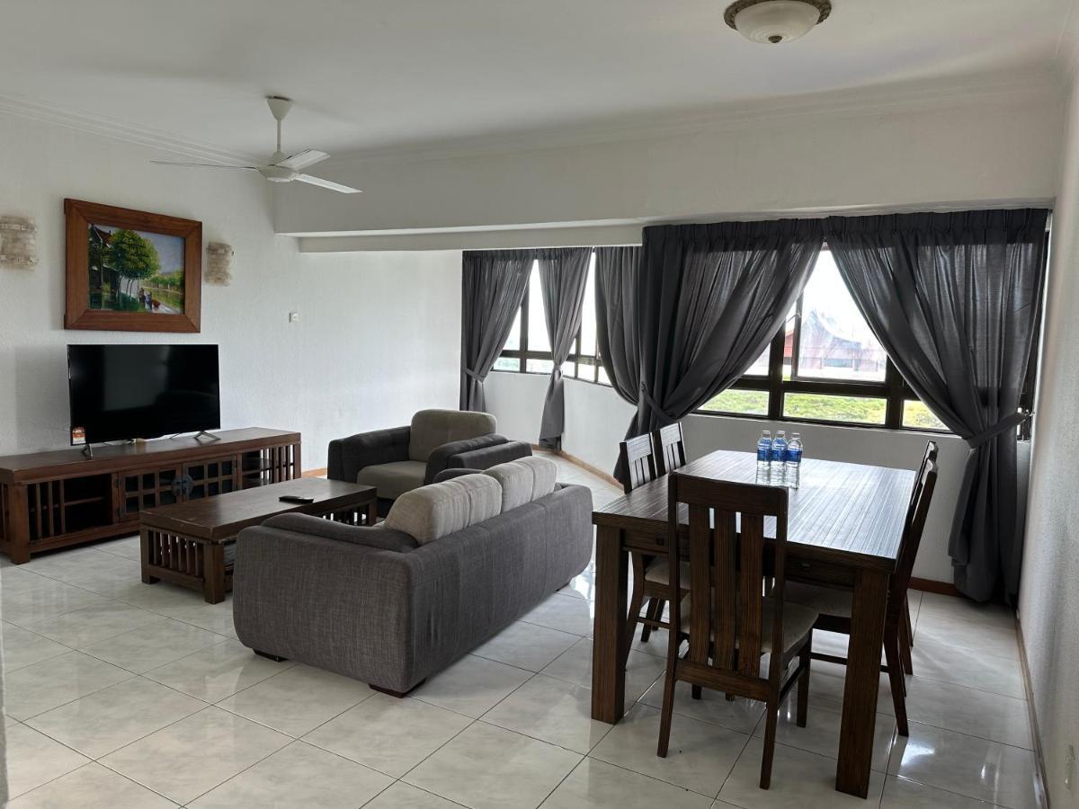 Beach Resort 7 Home Stay Sri Sayang Apartment Batu Ferringhi 3Bedroom 외부 사진